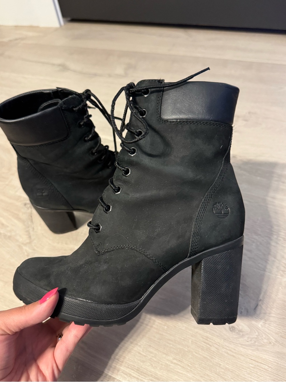 Timberland Allington Women's Black Lace-Up Block Heel Ankle Boots